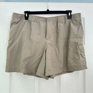 XXL Columbia taupe nylon hiking shorts